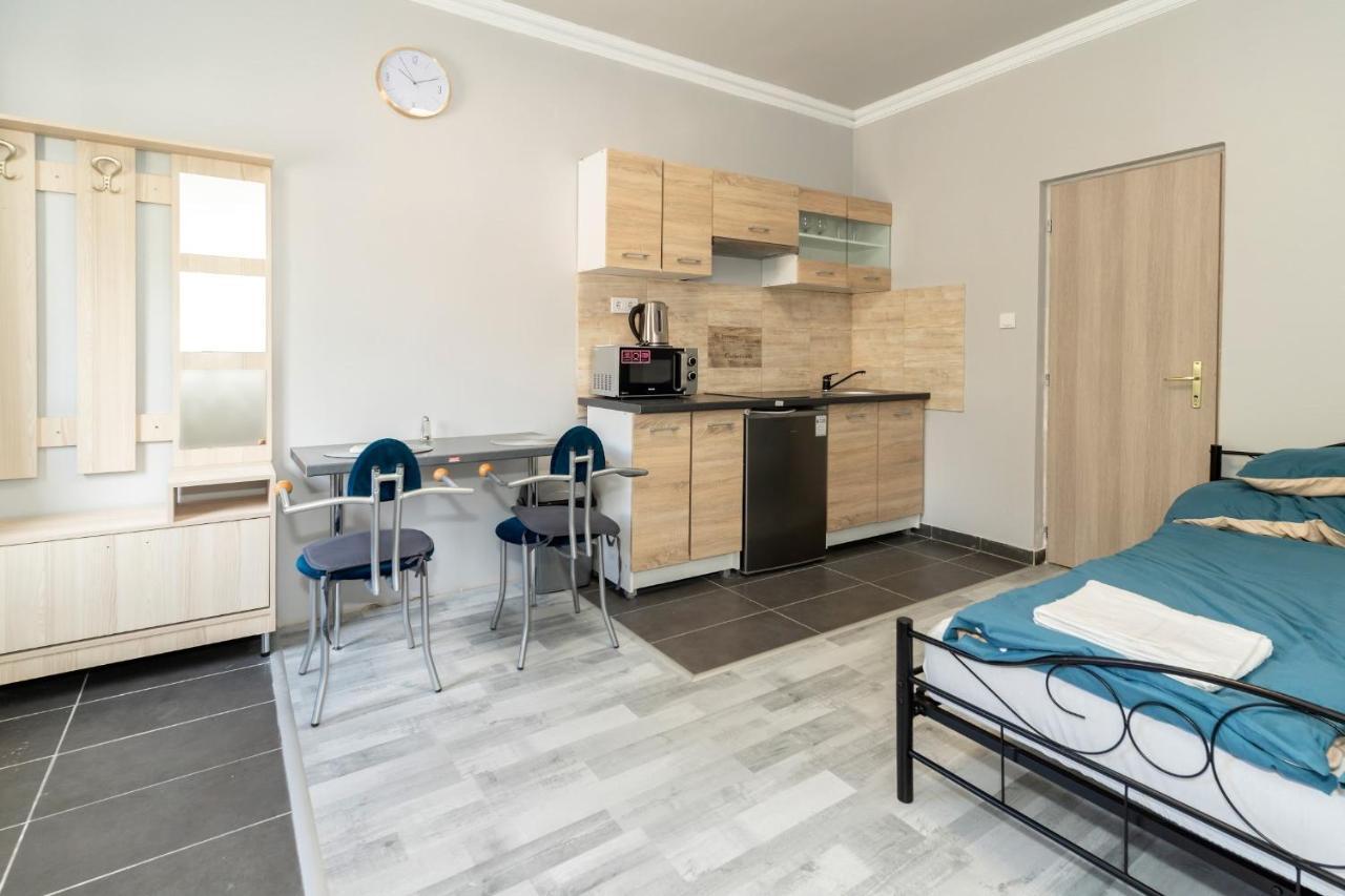 Ivanhoe Apartman Apartment Nyirbator Exterior photo