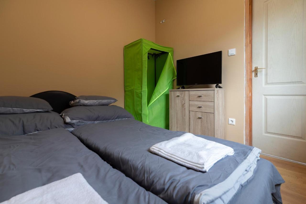 Ivanhoe Apartman Apartment Nyirbator Exterior photo