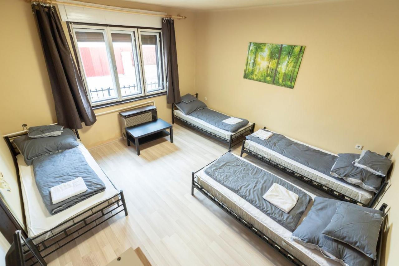 Ivanhoe Apartman Apartment Nyirbator Exterior photo