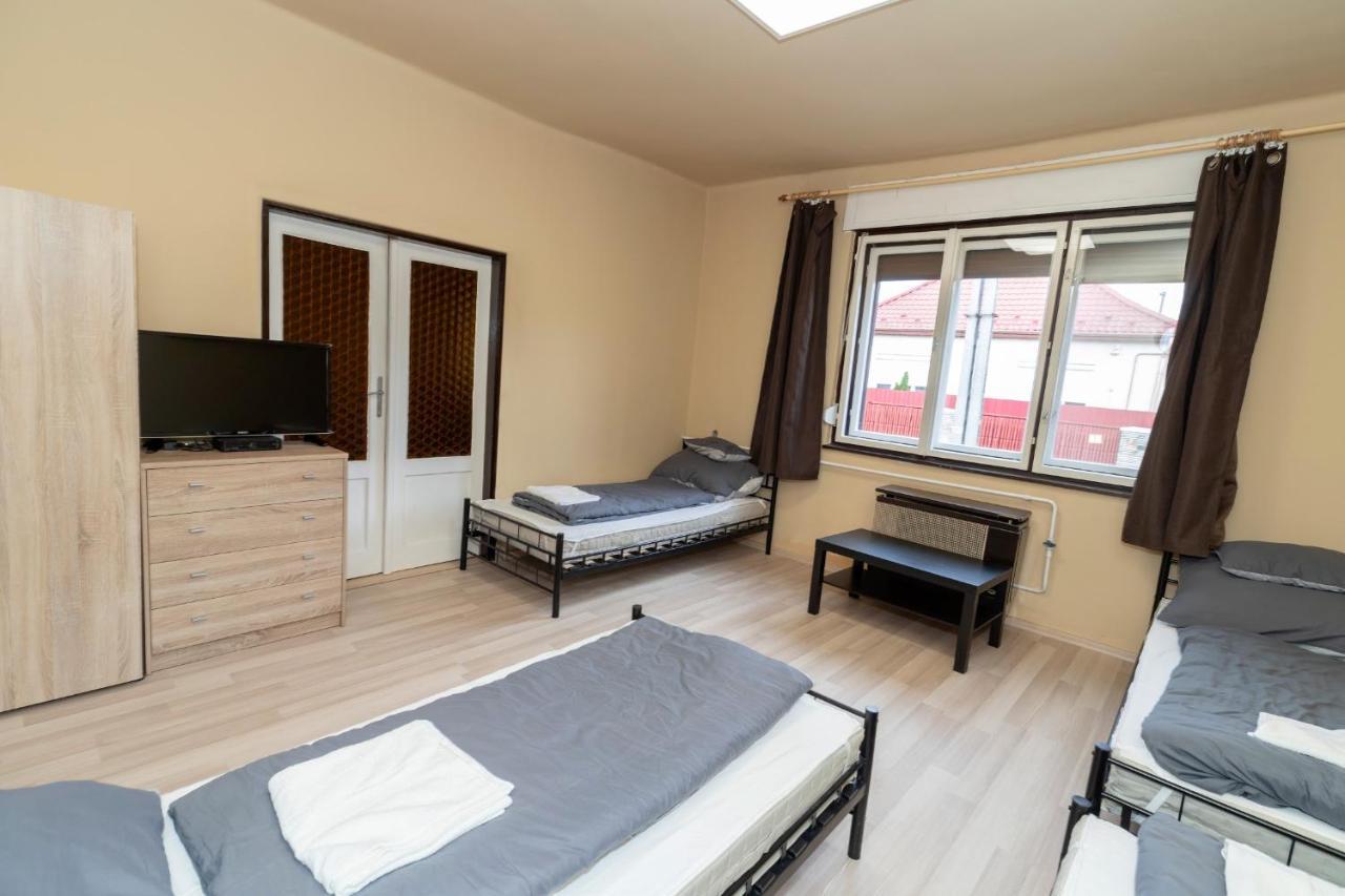 Ivanhoe Apartman Apartment Nyirbator Exterior photo